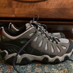 Oboz sawtooth low hiking shoes